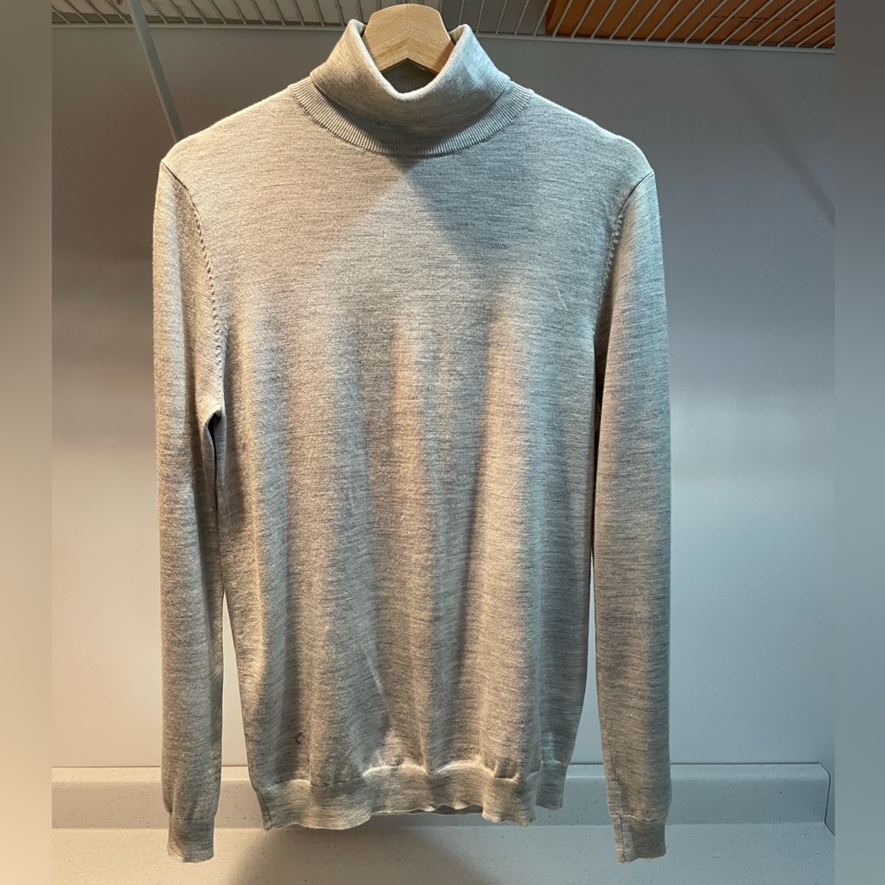Reiss - Long sleeved turtle neck sweater